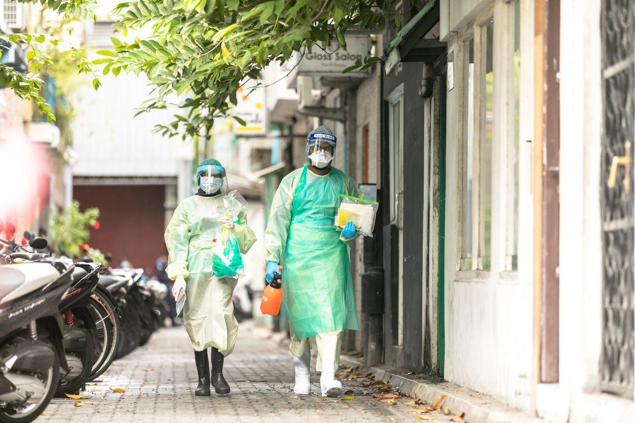 Frontline workers in PPE. Photo: WHO Maldives