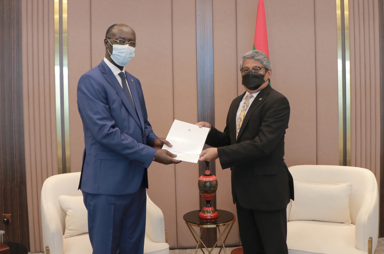 ބުރުންޑީއަށް ފުރަތަމަ ފަހަރަށް ރާއްޖޭގެ އޮނަރަރީ ކޮންސުލްއެއް!