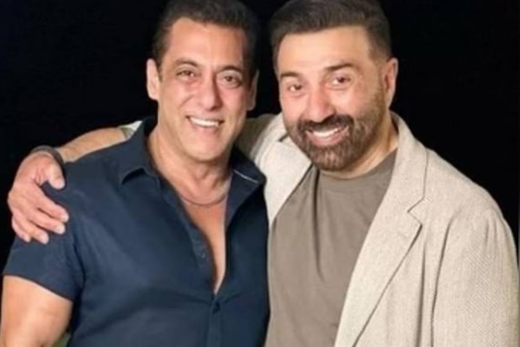 ސަނީގެ ގަބްރު ގައި ސަލްމާންގެ ކެމިއޯއެއް