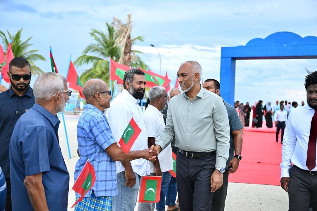 ރައީސުލްޖުމްހޫރިއްޔާ ޑރ. މުޙައްމަދު މުއިއްޒު