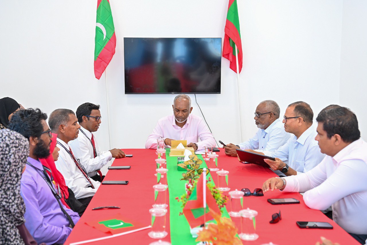 ރައީސް ނާލާފުށީ ކައުންސިލާ ބައްދަލު ކުރެއްވުން