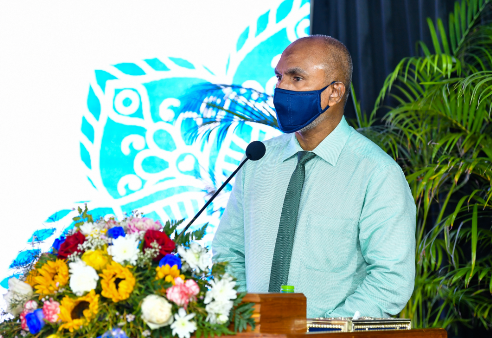 އިމާމުންނާއި މުދިމުން ޑިގްރީ ލެވެލަށް ކިޔަވައިދިނުމުގެ ޕްރޮގްރާމް އިފްތިތާޙްކުރުމަށް ބޭއްވި ރަސްމިއްޔާތުގައި އިސްލާމިކް މިނިސްޓަރ އަހުމަދު ޒާހިރު ވާހަކަފުޅުދައްކަވަނީ