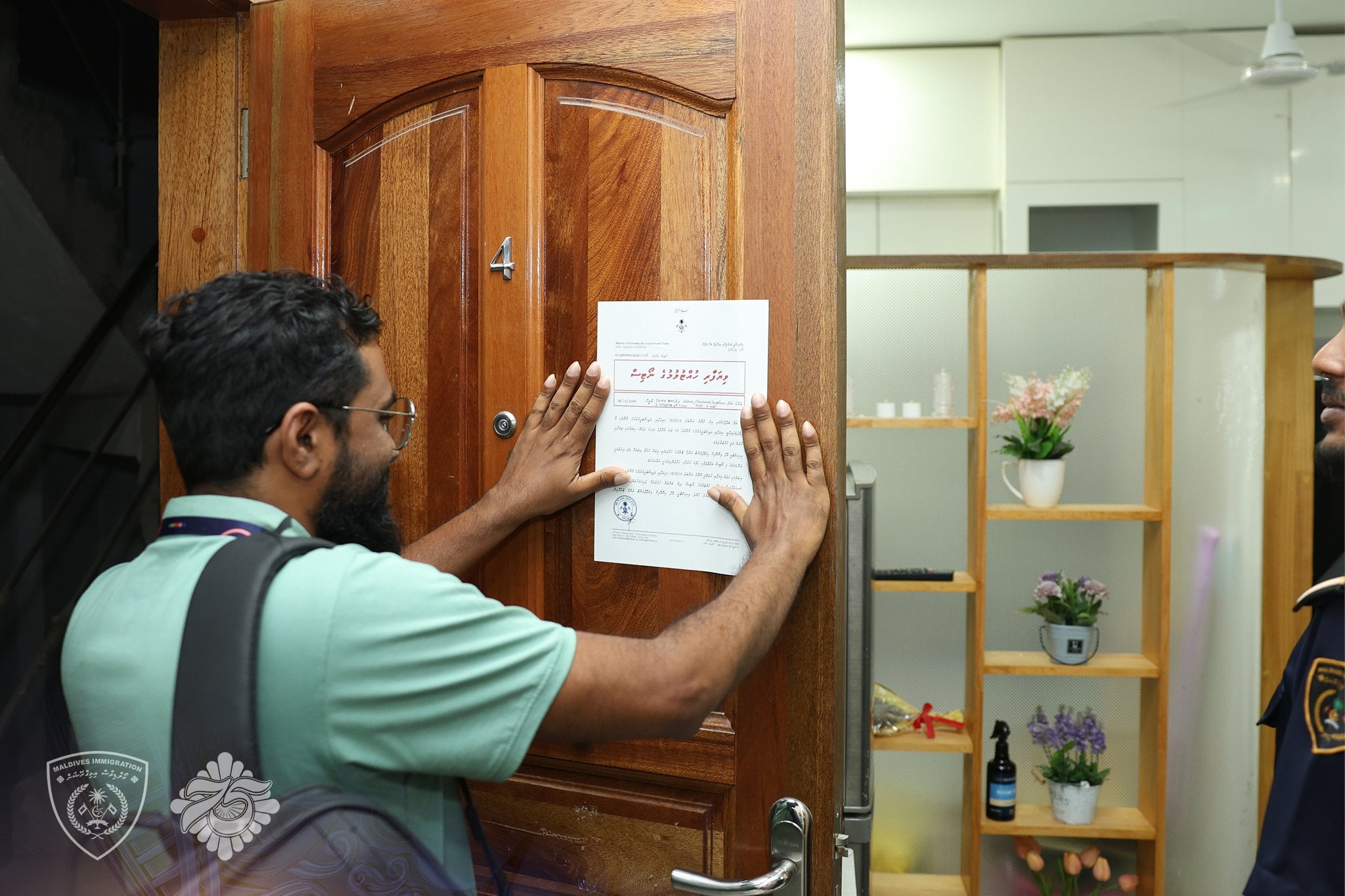 މާލޭގައި ގަވާއިދާ ހިލާފަށް ހިންގަމުންދިޔަ 3 ސްޕާއެއް ބަންދުކޮށްފި