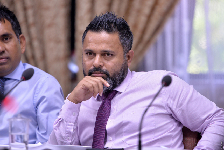 ޝިޔާމްގެ ރައްދު މައުސޫމަށް: މުއްސަނދިކަމަކީ ބަންޑާރަތިޖޫރީގައި ހުންނަންޖެހޭ އެއްޗެއްތޯ؟