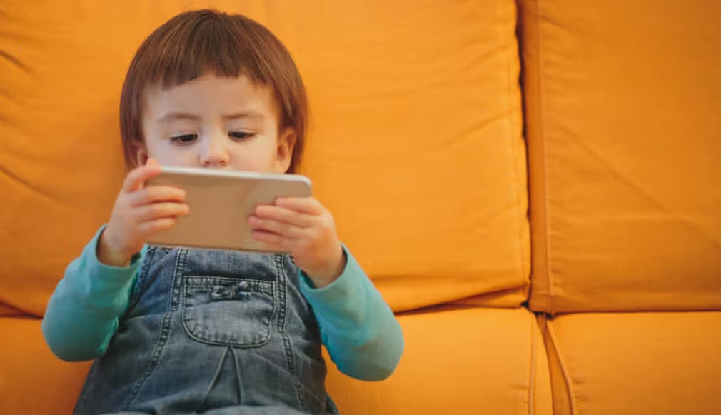 ދަރިން ސްކްރީނާ ދުރުކުރެވޭނީ ކިހިނެއް؟