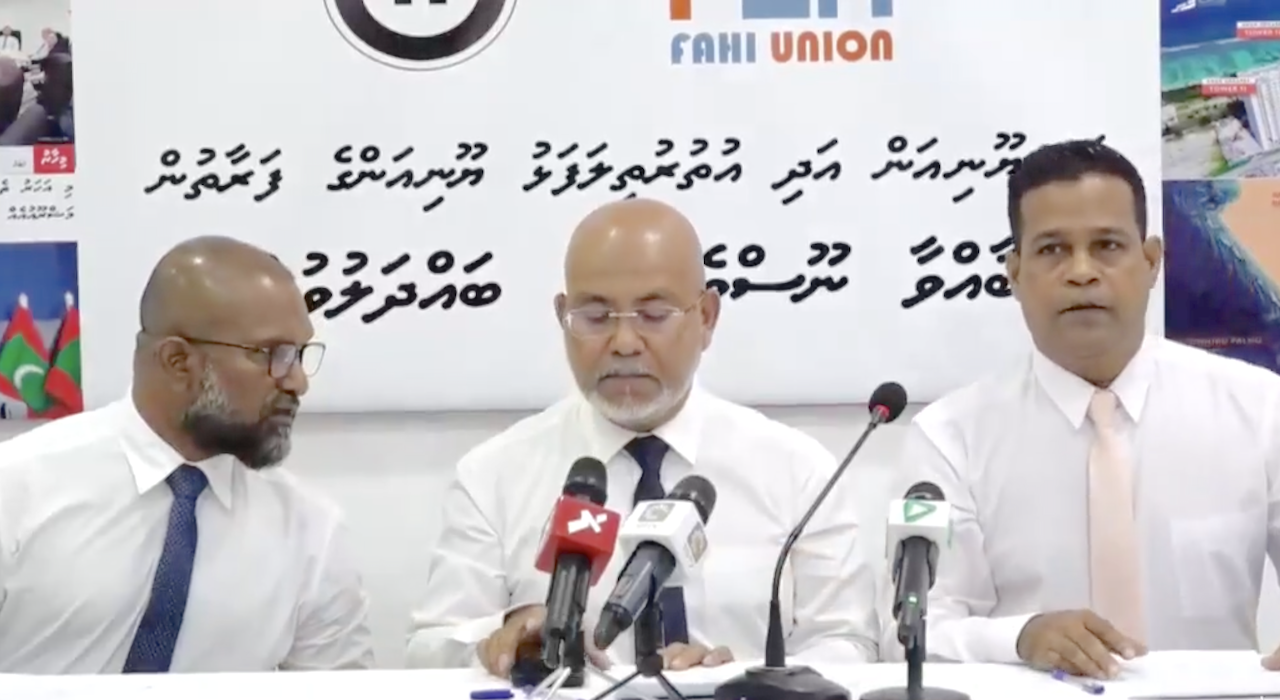 ކުރީ ސަރުކާރުން ފްލެޓް އެޅުމަށް ހަމަޖައްސާފައި ހުރި ބިންތަކެއް މިސަރުކާރުން ވިއްކާލާކަމުގެ ތުހުމަތެއް