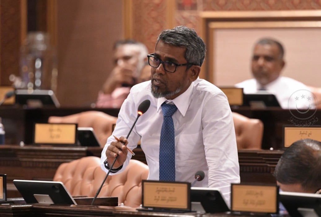 ރައީސް މޫނާއި ކަނދުރާއަކަށް ނުބަލާ؛ ބަލަނީ ވޮލެޓާއި ބެންކް ބެލެންސަށް: ފިއްޓެ