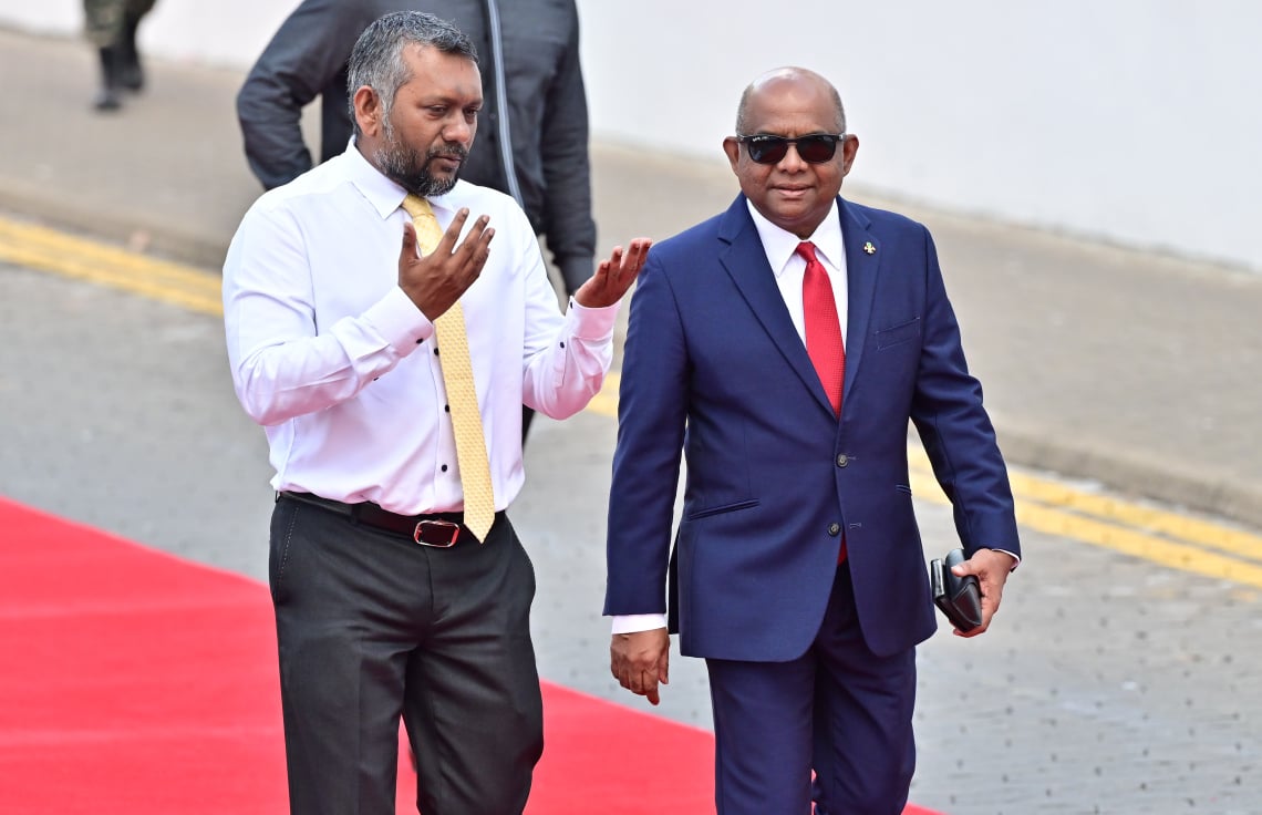 ފޮރިން ސާވިސްއަށް އައްޔަންކުރަންވީ އެދާއިރާގެ ތައުލީމު ލިބިފައިވާ މީހުން: ފައްޔާޒް