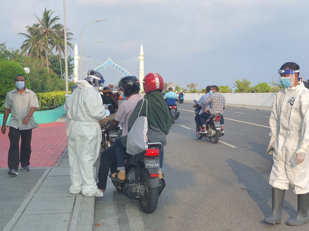 Random sample taking for Covid testing in Male' City. Photo: Shah, Ras Online.