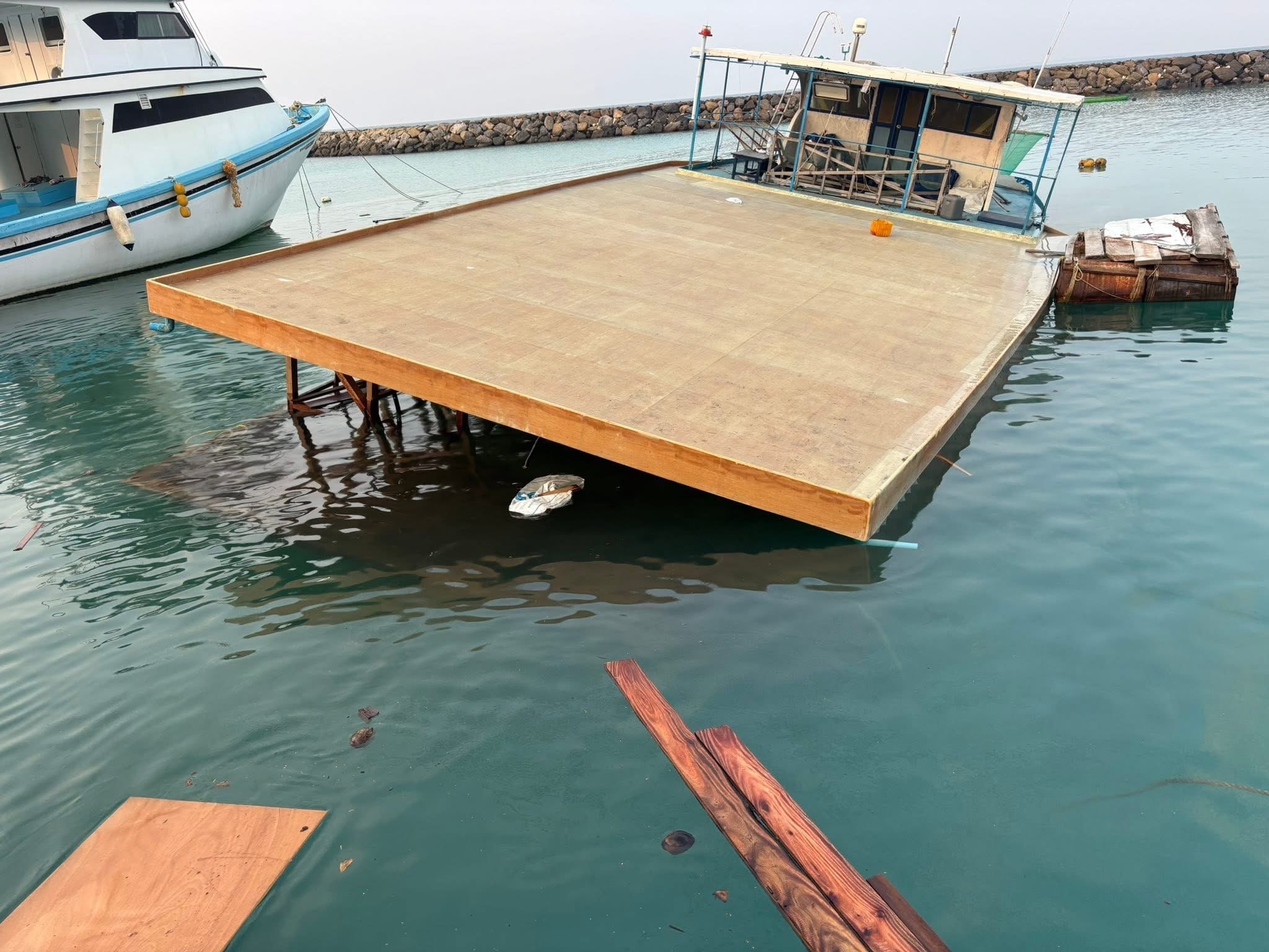 މަރާމާތު ކުރަމުންދިޔަ ދޯންޏެއް ހދ. ކުމުންދޫ ފަޅުތެރެއަށް އަޑިއަށް ގޮސްފި