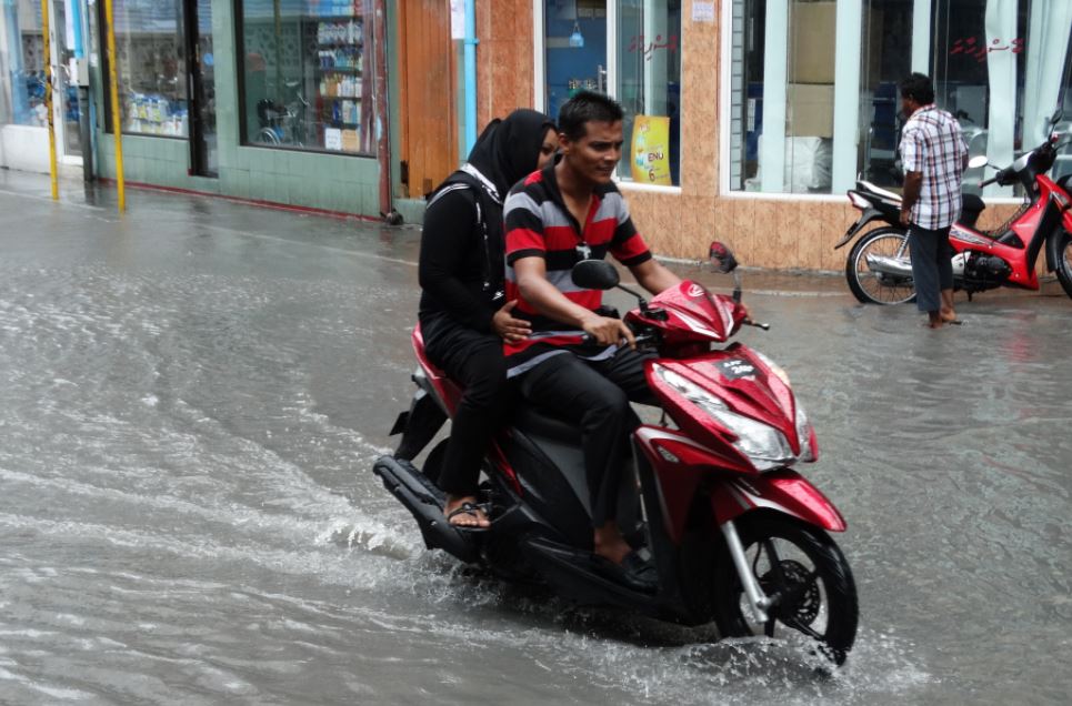 ފެންބޮޑުވީ ސްޓޯމް ވޯޓަރ ޕަންޕުތައް ނުޖައްސާ ހުރުމުން: ޑރ. މުއިއްޒު