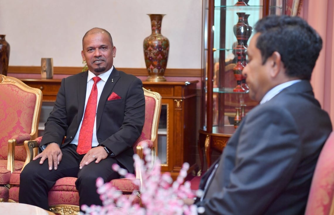 އީސީ ޝަރީފު ވިދާޅުވަނީ އޭނާއާއި ބެހިނުލައި ރައީސް ޔާމީނަށް ނުހުންނެވޭ ކަމަށް