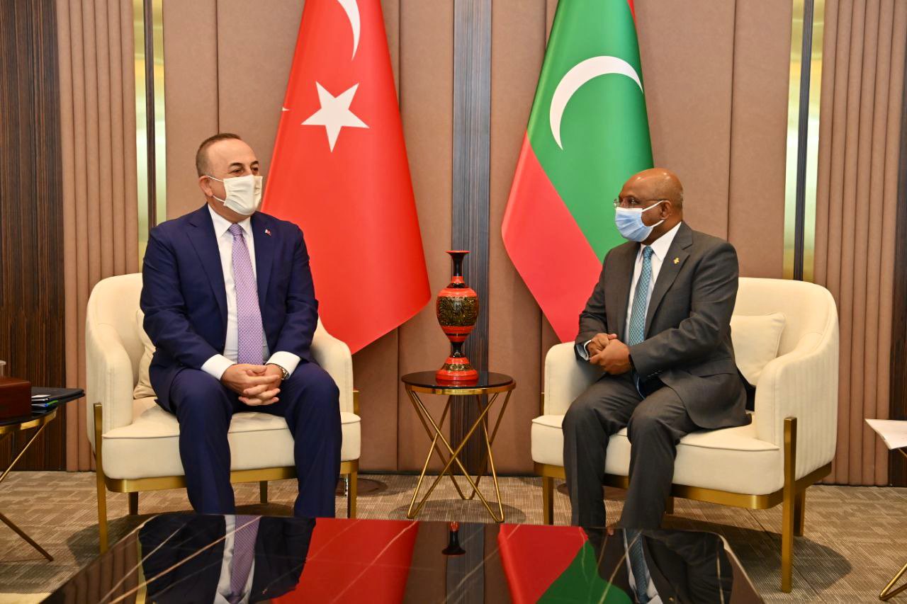 Minister of Foreign Affairs Abdulla Shahid and Minister of Foreign Affairs of the Republic of Türkiye, Mevlüt Çavuşoğlu.