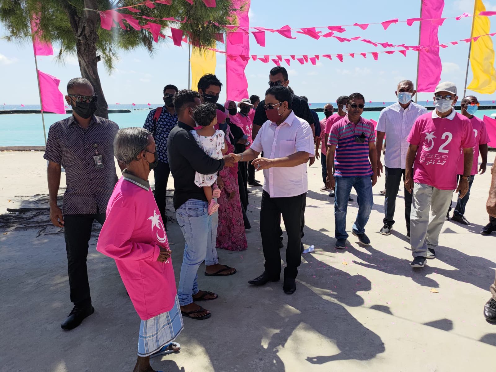 ރަށްރަށުގައި ހުރި ވަޒީފާތައް ދޭނީ ޕީޕިއެމް މީހުންނަށް: ރައީސް ޔާމިން