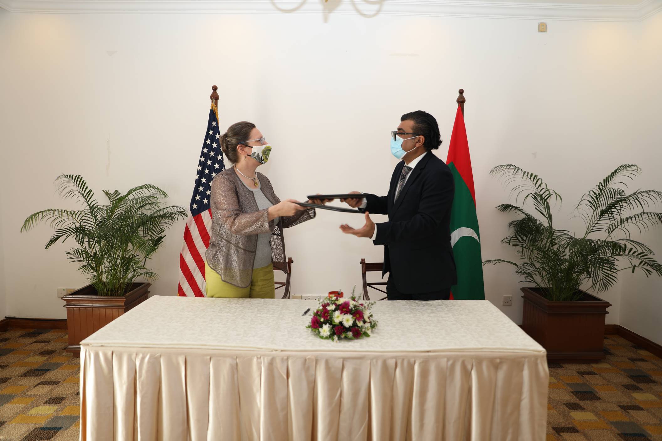 Omar Abdul Razzak, High Commissioner of the Republic of Maldives to Sri Lanka and Alaina Teplitz,  Ambassador of the United States of America to the Republic of the Maldives.