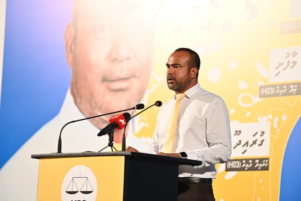 އިންތިޚާބު ކާމިޔާބު ކުރެއްވި އެމްޑީޕީގެ އިބްރާޙިމް ޝާޒް