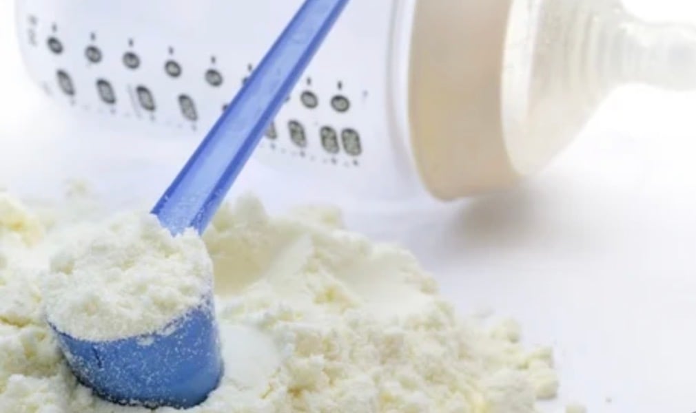 ކުޑަކުދިންނަށް ދޭ ފޯމިއުލާއަކުން ވިހަ މާއްދާތަކެއް ފެނިގެން ސަމާލުވާން އެދިއްޖެ