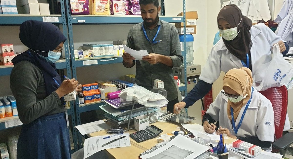 ވެކްސިން ހުސްވެ، ބޭސް އެތެރެކުރަން އުފެއްދި ކުންފުނި "ފެއިލްވެ" ރައްޔިތުންގެ ފުރާނަ ބޮޑު ނުރައްކަލަށް!