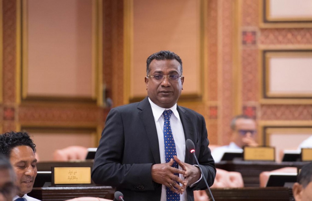 ޖާބިރަށް ސެކިއުރިޓީ ދޭން އަންގައިފި