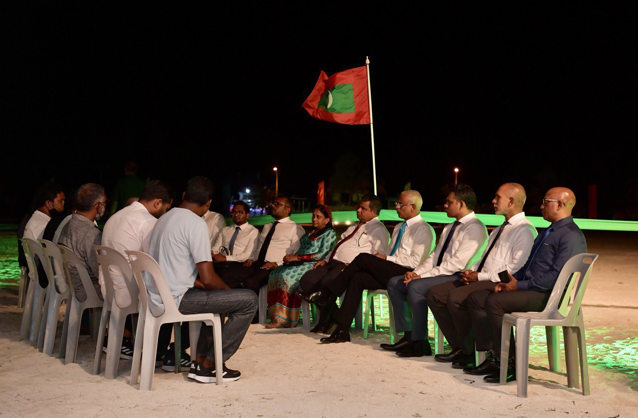 ތައީސުލްޖުމްހޫރިއްޔާ މަސްވެރިންނާ ބައްދަލުކުރެއްވުން