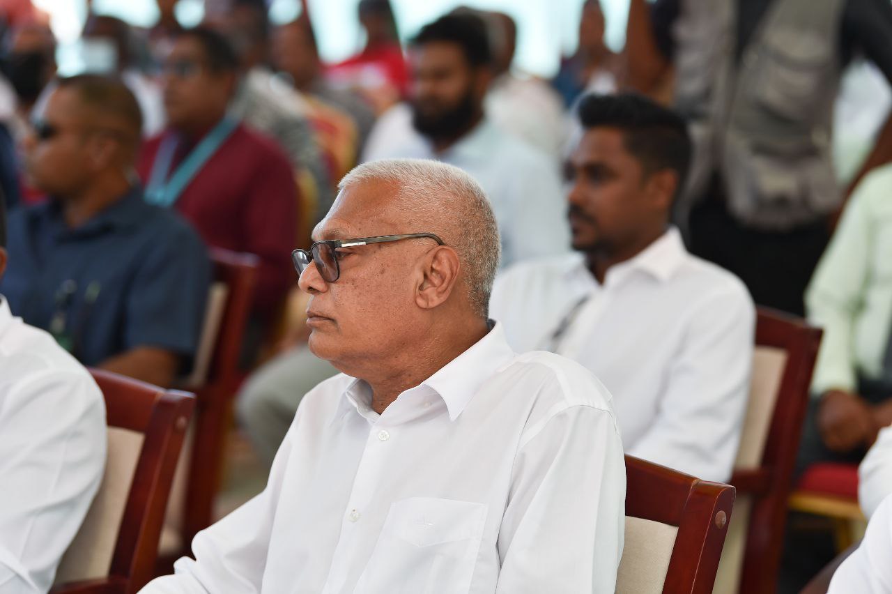 މާލީ އިދާރާތަކުން ރާއްޖެއަށްކުރާ އިތުބާރު ނަގާލުމަށް ބައެއް މެންބަރުން މަސައްކަތްކުރޭ: ޝަރީފް