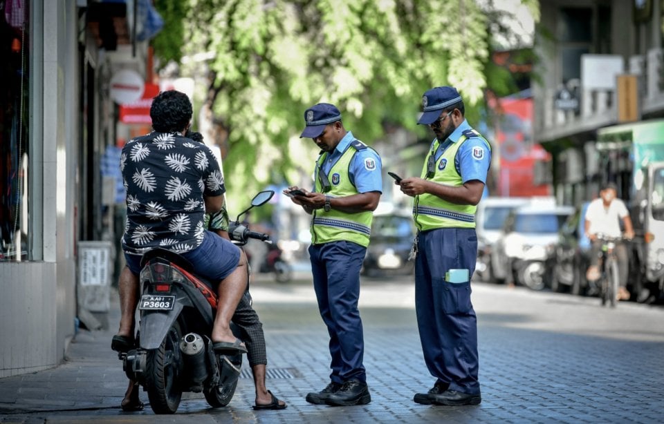 ދުންފަތް ބޭނުންކުރި ފަރާތްތައް ޖޫރީމަނާކޮށްގެން 50،000 ރުފިޔާ ހޯދައިފި