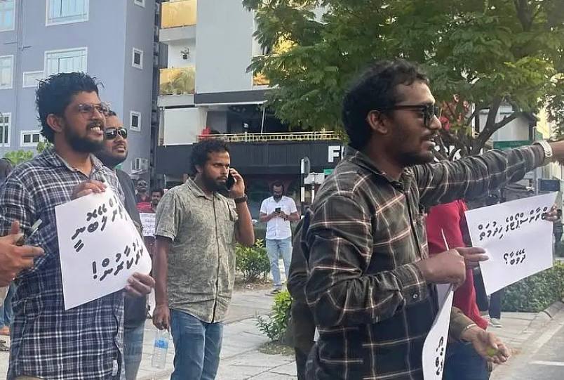 އިހުތިޖާޖު ކުރި ޓެކްސީ ޑްރައިވަރުންނަށް ދައުވާ އުފުލައިިފި