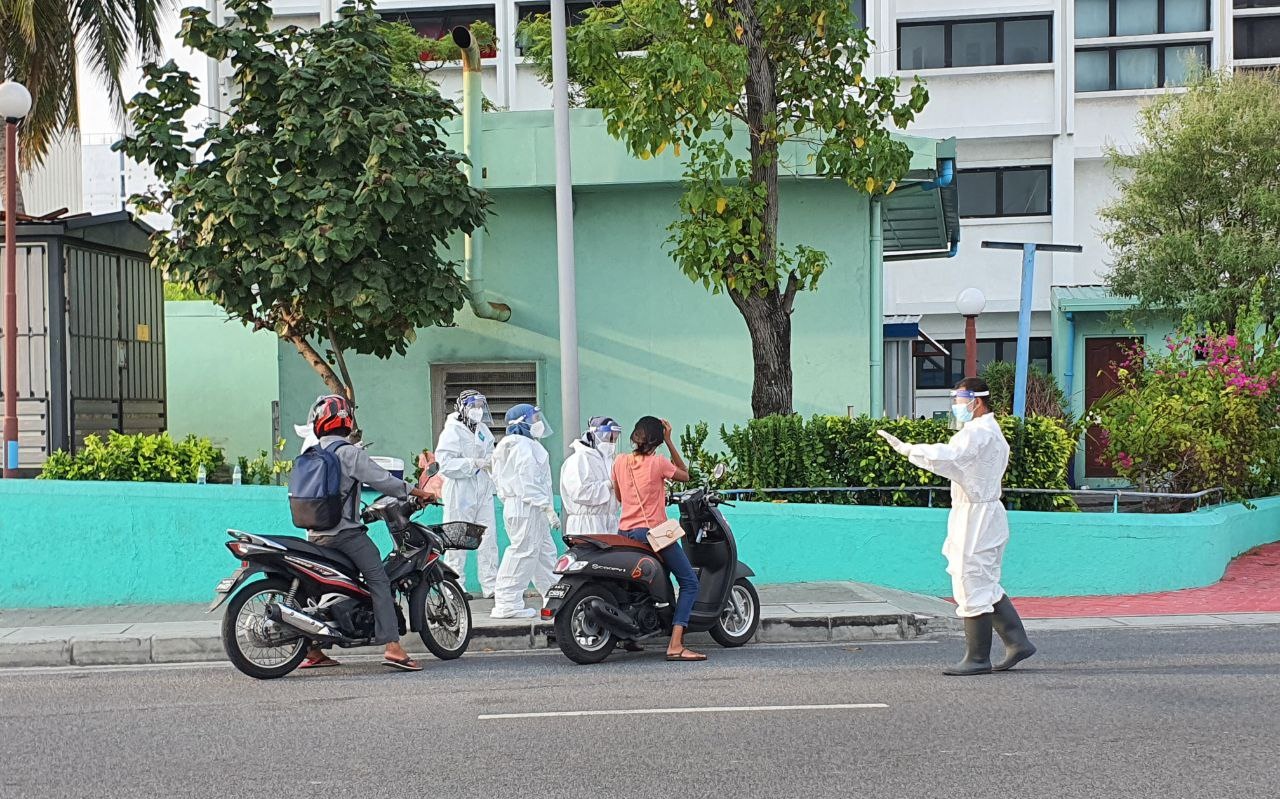 Random sample taking for Covid testing in Male' City. Photo: Shah, Ras Online.