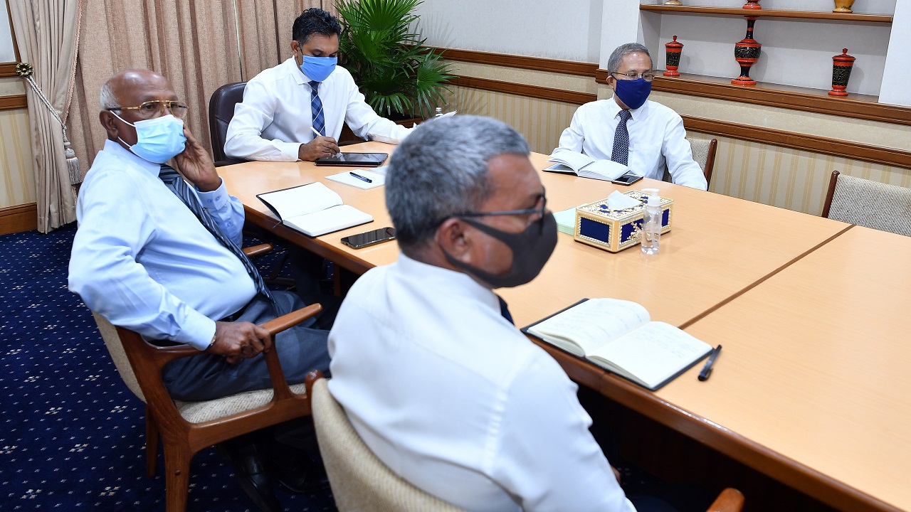 Vice President Faisal Naseem meeting with members of the Health Committee.