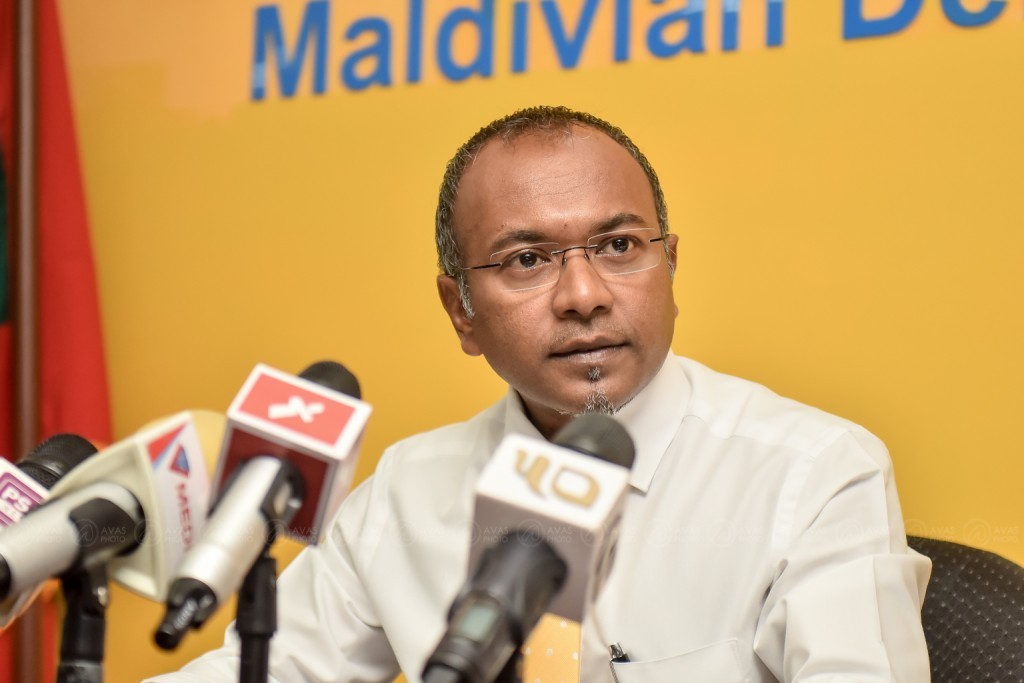 ގައުމީ ސަލާމަތަށް ނުރައްކާވާތީ ރައީސް ޔާމިން ހިފާ ހައްޔަރުކުރަންޖެހޭ: ހަސަން ލަތީފް