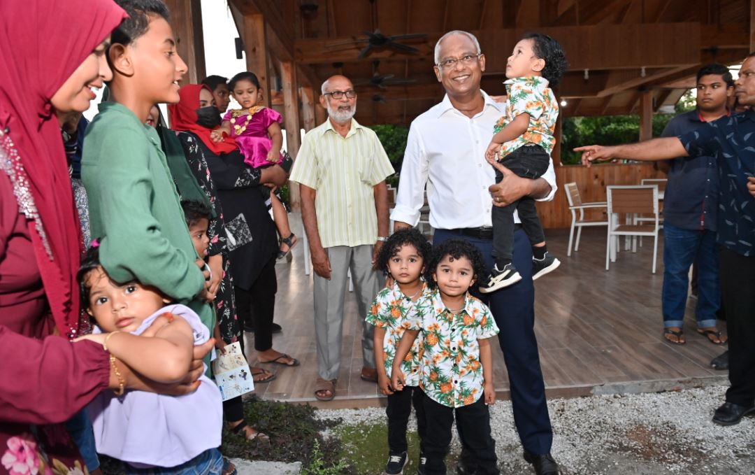 ރައީސްގެ ޝުކުރު ފުވައްމުލަކާއި އައްޑޫ ސިޓީގެ ރައްޔިތުންނަށް