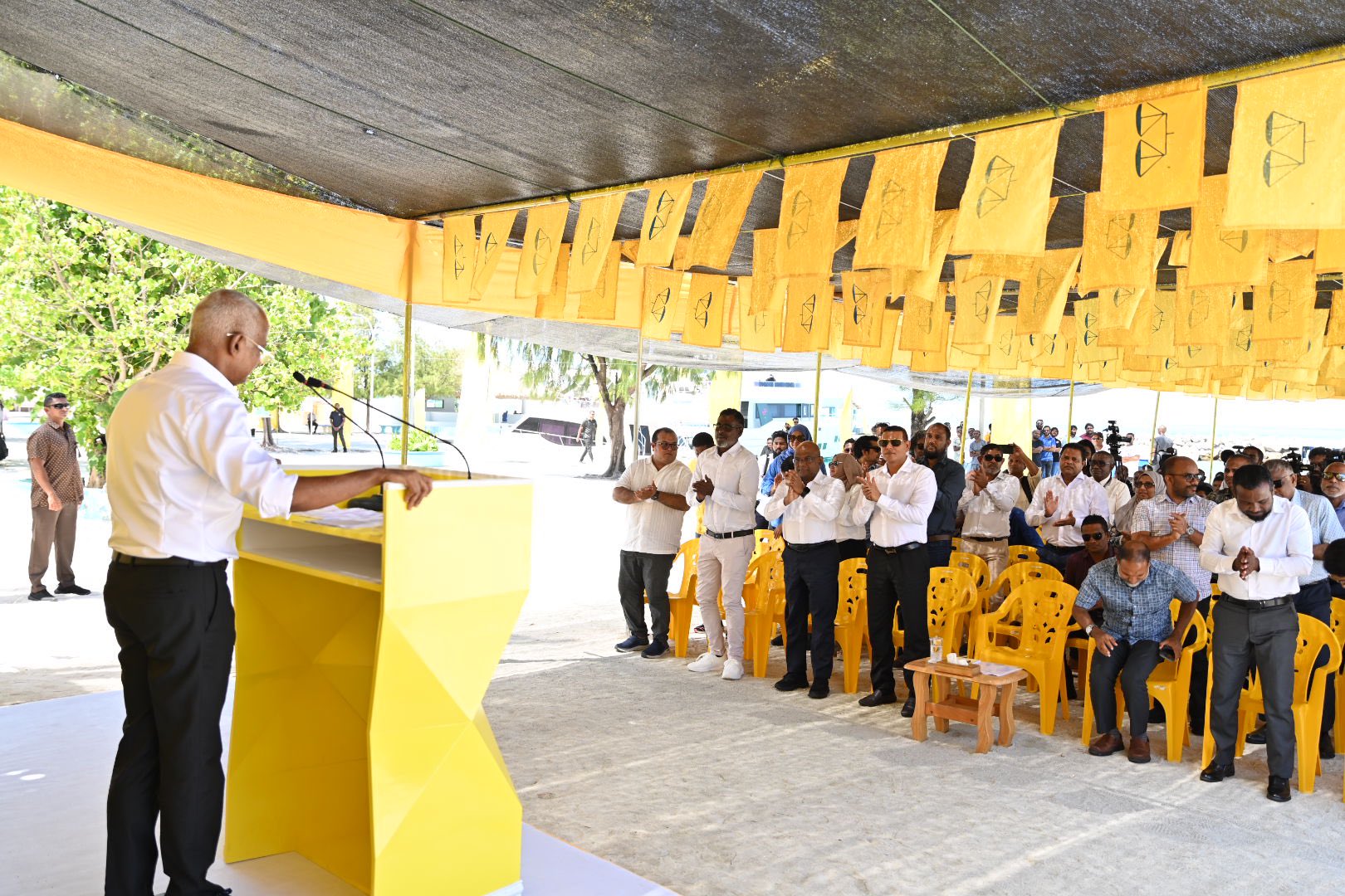 ސީރިޔާގައި 70 ދިވެހިން ނިޔާވެއްޖެ; އޮގަސްޓުގެ ނިޔަލަށް އާއިލާތައް ރާއްޖެ ގެންނާނަން: ރައީސް