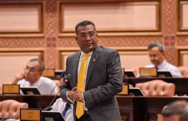 އީވާއަށް ފައްޔާޒް ރައްދު ދެއްވީ ޖާބިރަށް އެމްޑީޕީއަށް ދަޢުވަތު ދެއްވަމުން