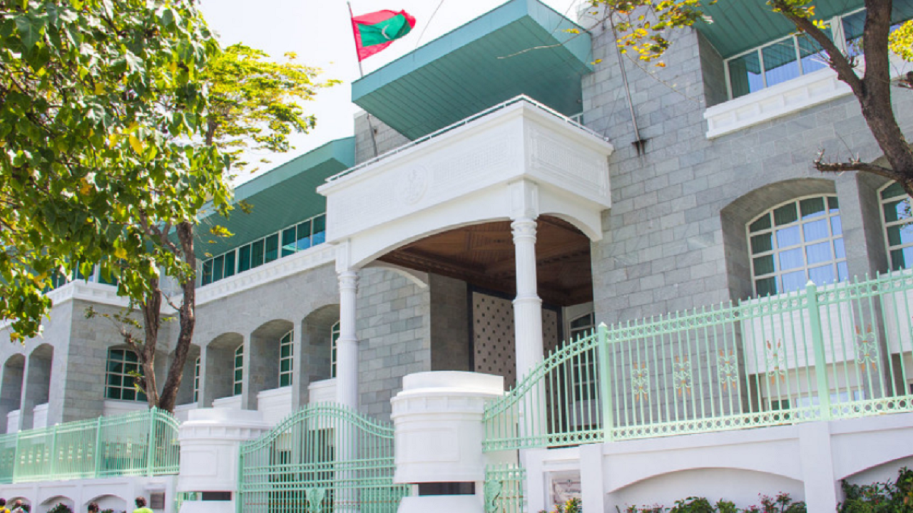 ރައީސް އޮފީހުގެ އަންޑަރ ސެކްރެޓަރީ އިޒްދިޔާން މަގާމުން ވަކިކޮށްފި