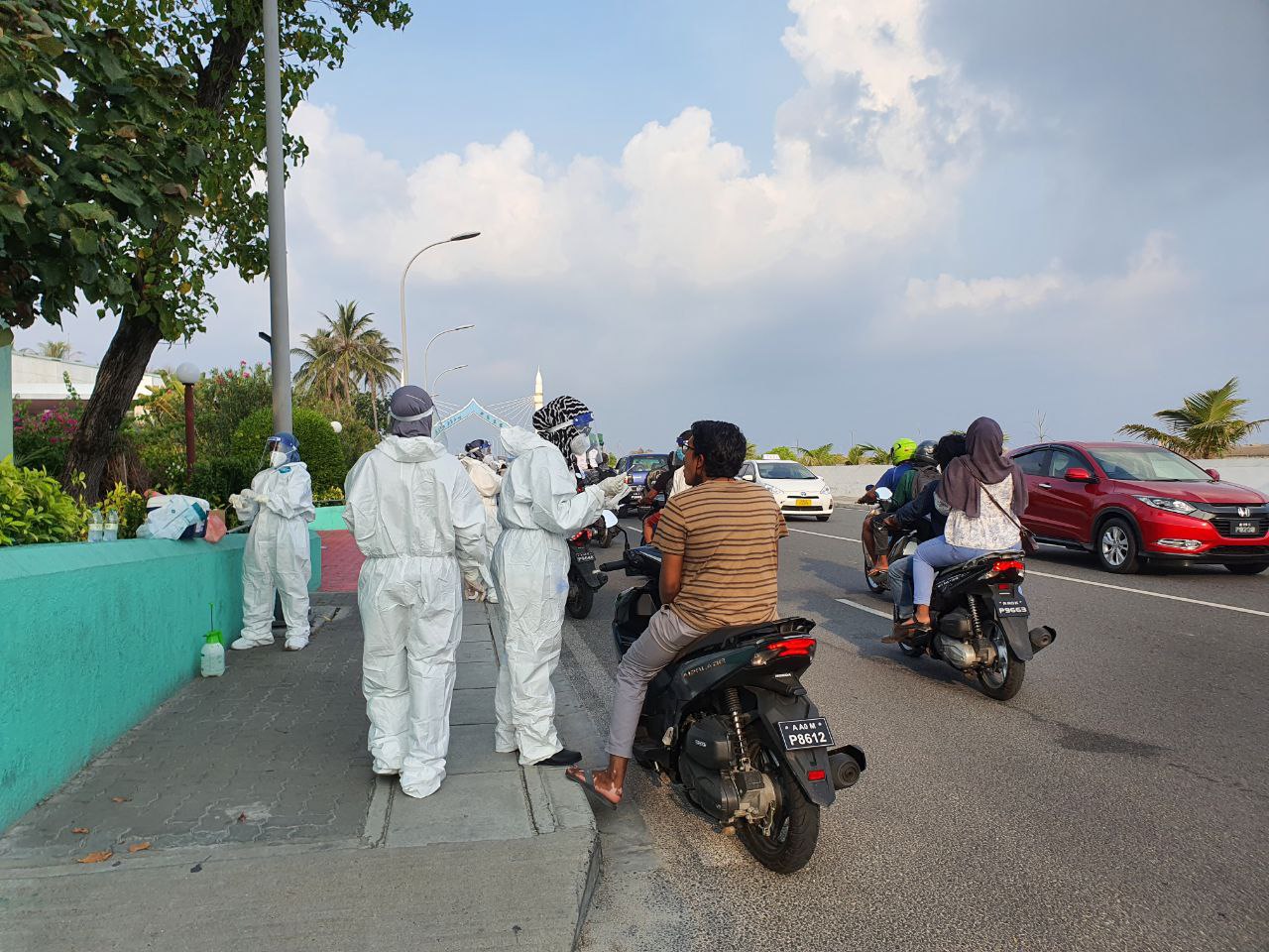 Random sample taking for Covid testing in Male' City. Photo: Shah, Ras Online.