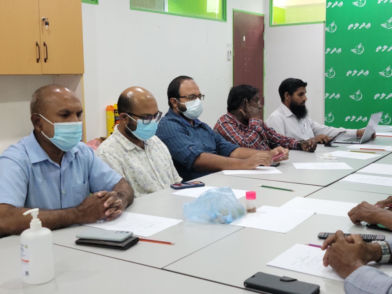 ފާޑުކިއުންތަކާއެކު އަދާލަތުން އެމްޑީޕީގެ ކެނޑިޑޭޓަށް ތާއިދު ކުރަން ނިންމައިފި