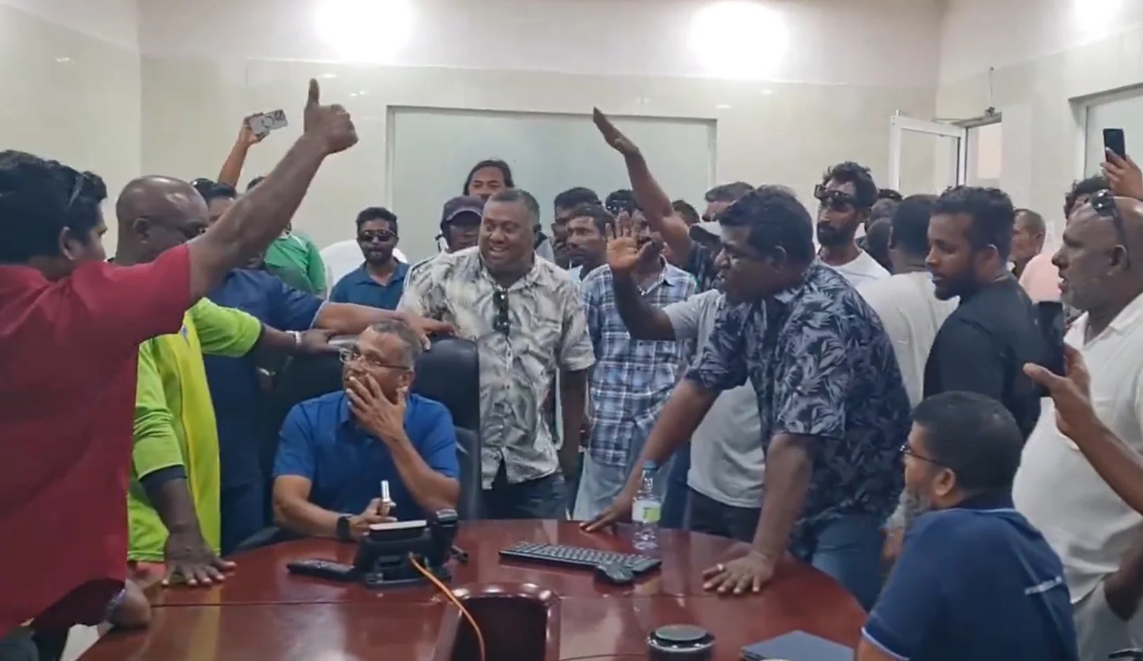 ކޫއްޑޫގައި މަސްވެރިން ކުރި އިޙްތިޖާޖުގެ ތެރެއިން