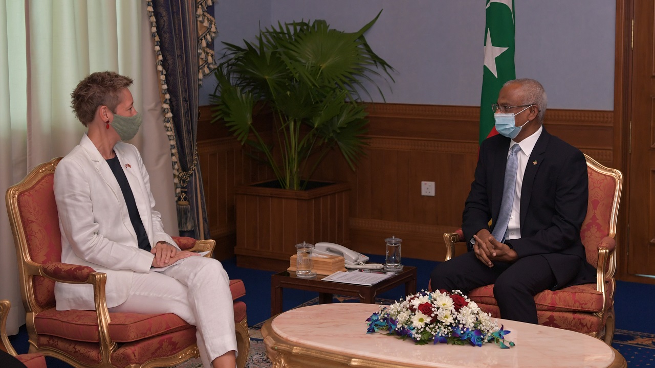 The British High Commissioner to the Maldives, Caron Röhsler and President Ibrahim Mohamed Solih