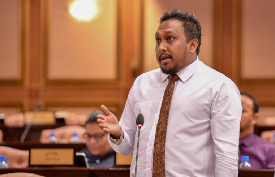 ރާއްޖޭގައި އެތައް ބޭންކެއް ހުންނައިރު ބީއެމްއެލްގައި ހުންނަ ފައިސާ ގެއްލެނީ ކީއްވެ: މޮސްތާ