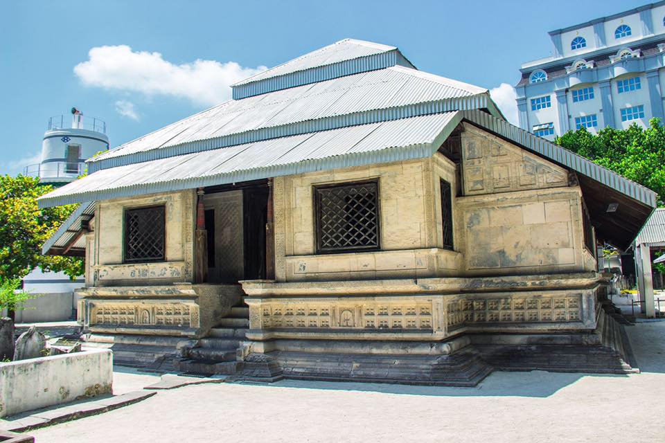 މަރާމާތަށްފަހު ހުކުރު މިސްކިތް އަލުން ހުޅުވައިފި