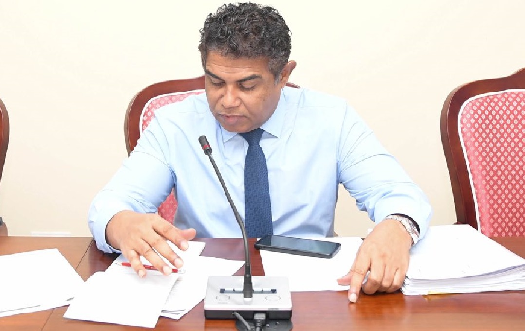 ޤާނޫނު ހަދަނީ ރައްޔިތުންނަށް ތަކްލީފް ޖައްސާކަށްނޫން: ބޮންޑެ