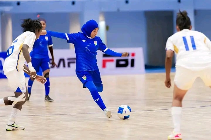 ސާފް ފުޓްސަލް: ވާދަވެރި މެޗަކަށް ފަހު ރާއްޖޭގެ މައްޗަށް ލަންކާ އިން ކުރިހޯދައިފި