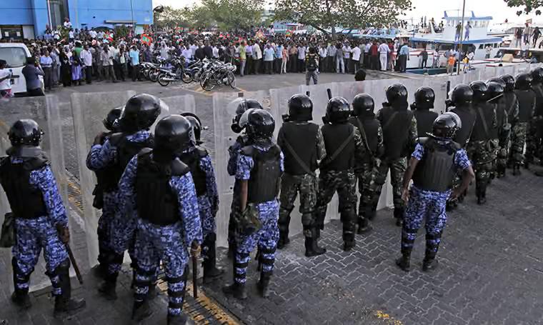 ރައީސް ނަޝީދުގެ ވެރިކަން ވައްޓާލި ދުވަހުން ފެށިގެން ޑިމޮކްރަސީ ވެފައިވަނީ ވަގުތީ އެއްޗަކަށް: ފައްޔާޒް