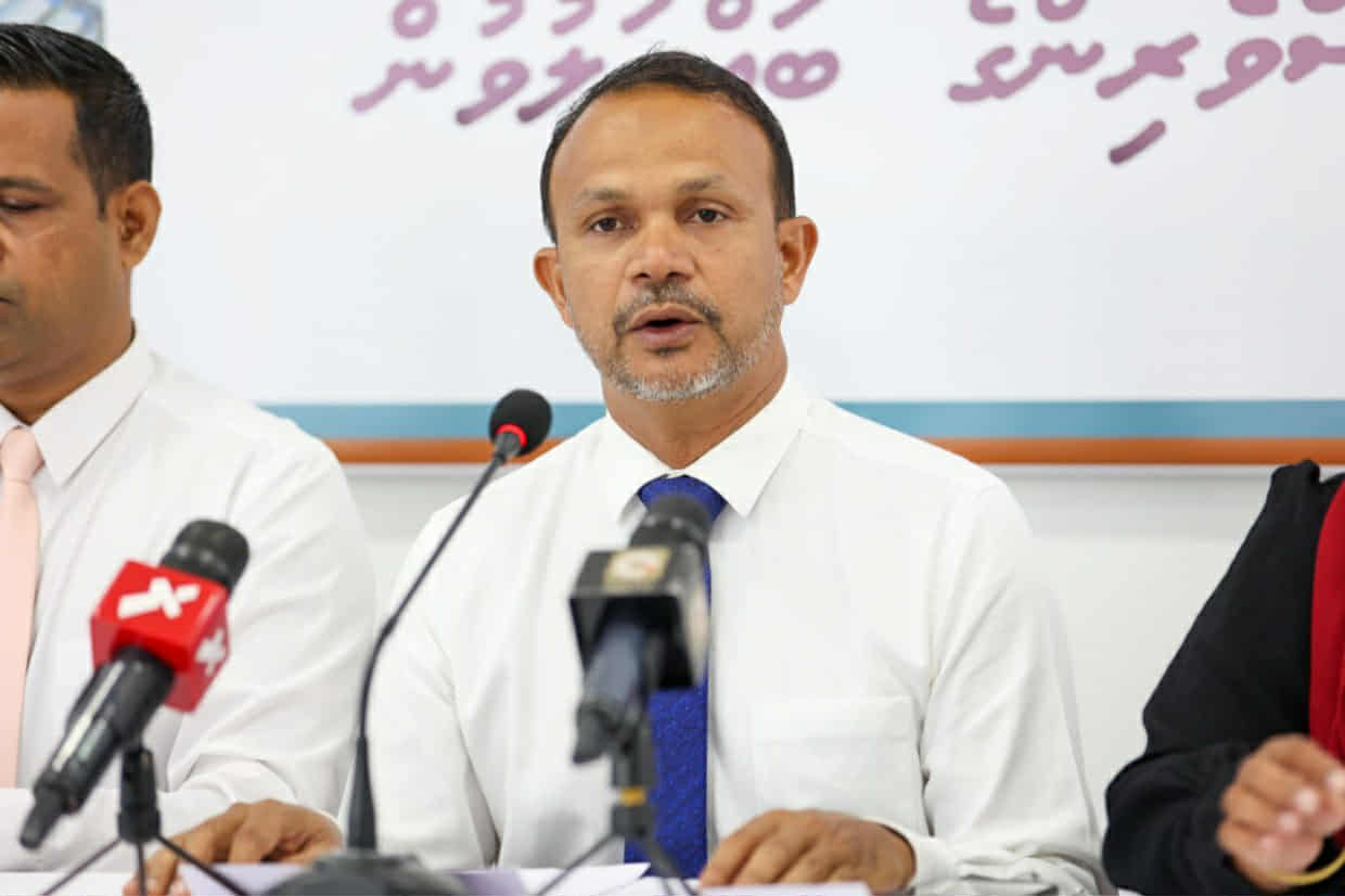 ރައީސް މުޢިއްޒު އުޅެނީ އިސްކަންދޭންވީ ތަރުތީބު އޮޅިގެން؛ ބޯހިޔާވަހިކަމުގެ ވައުދު ނުފުއްދާނަމަ ރައްޔިތުން މަގުމައްޗަށް ނިކުންނާނެ: ޢަލީ