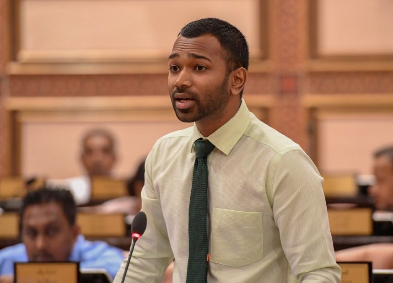 ވެއްޓުނު އަންހެންކުއްޖާގެ މައްސަލައިގައި ދެ ވަޒީރަކާ ސުވާލުކުރަނީ
