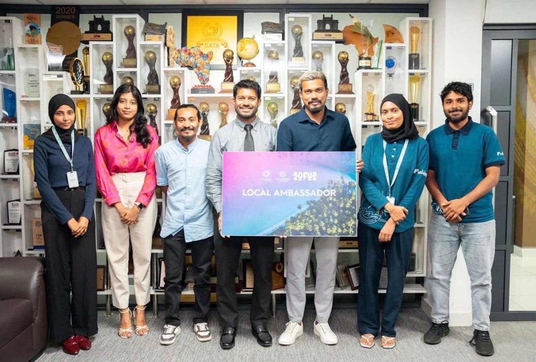 "2 އޮފް އަސް" ގެ އެމްބެސެޑާ ޕްރޮގްރާމު ސަސްޕެންޑުކޮށްފި