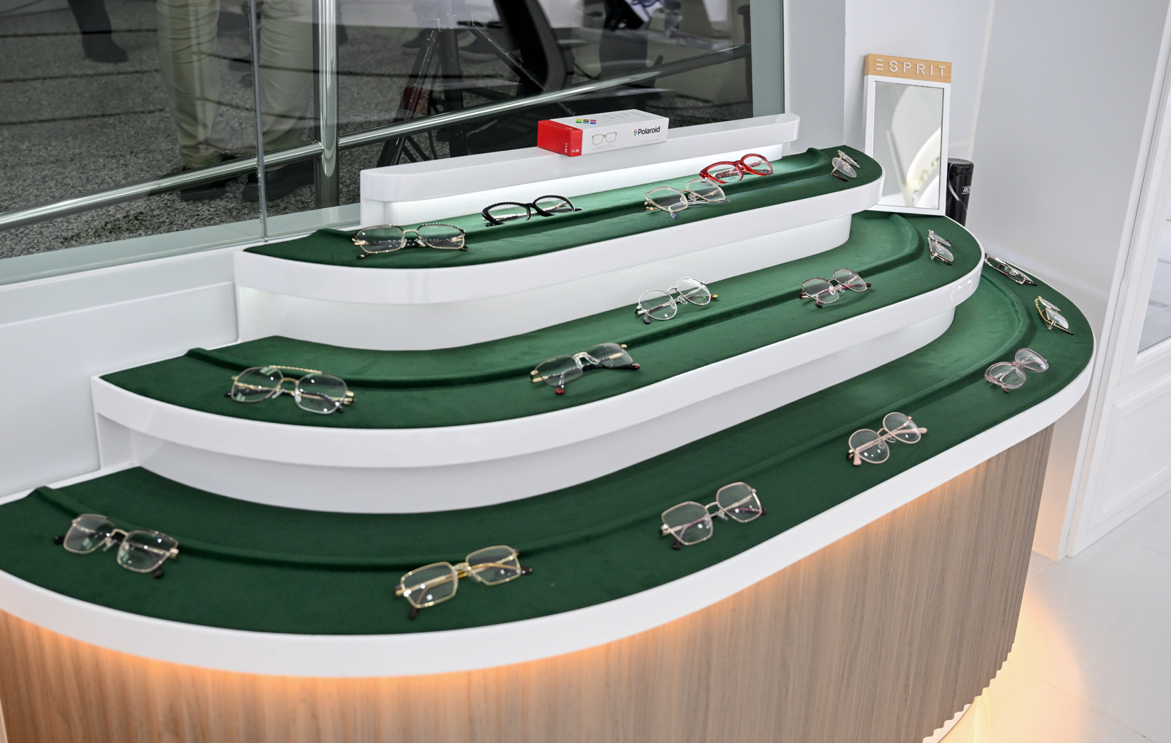 ސަރުކާރުގެ އައިނު ފިހާރައިން މިހާތަނަށް ދޫކުރީ 810 އައިނު؛ ކިއުގައި 1691 މީހުން