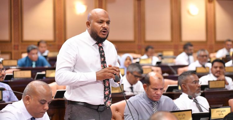 ކައުންސިލަރުން މަދުކުރުމާ ގުޅޭ ގޮތުން މަޖިލީހަށް ގަރާރެއް