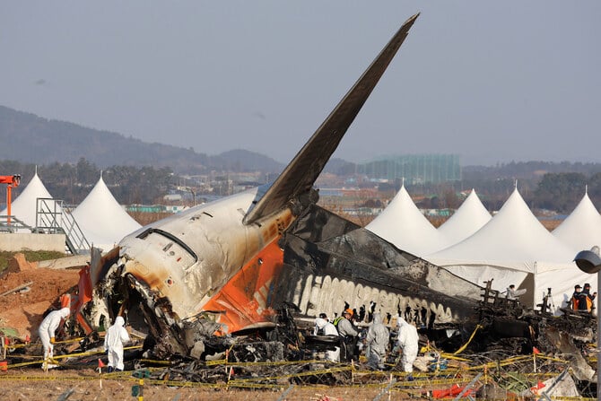 Jeju air crash: Black boxes stopped recording before impact