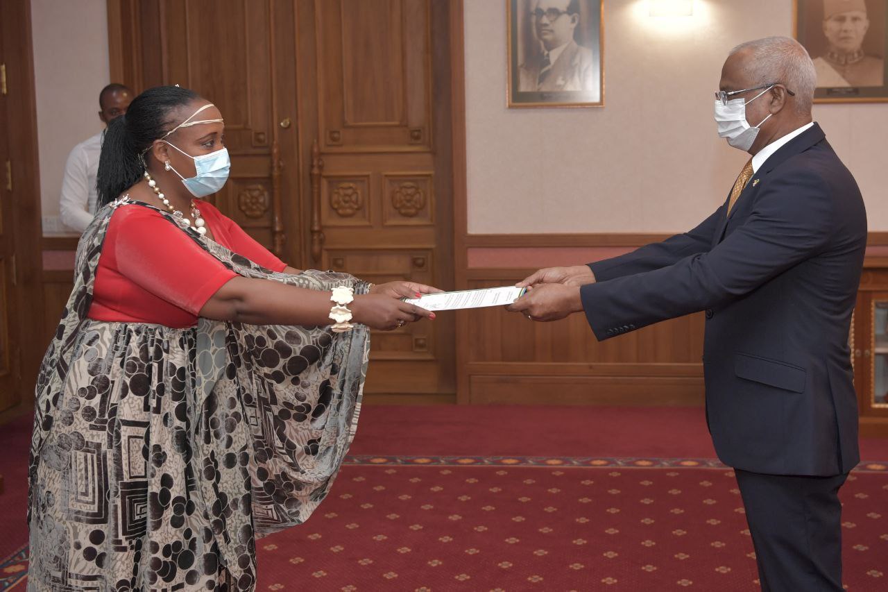 ރުވާންޑާގެ ސަފީރު، ރައީސަށް ސަފީރުކަމުގެ ފަތްކޮޅު އަރުވައިފި